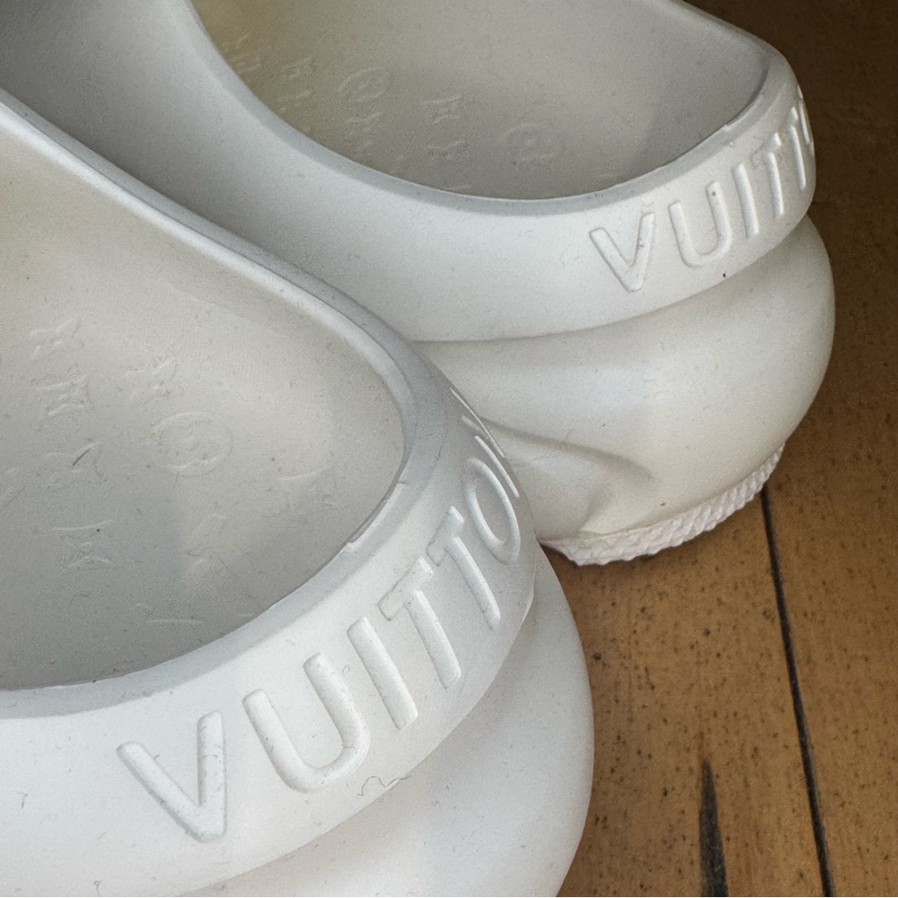 LOUIS VUITTON LV White Shark Clogs Men’s LV Size 10 - Picture 10 of 10
